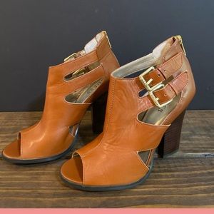 Leather open toe ankle booties ➙(worn twice)